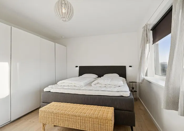 3022 * 흐비드 산드