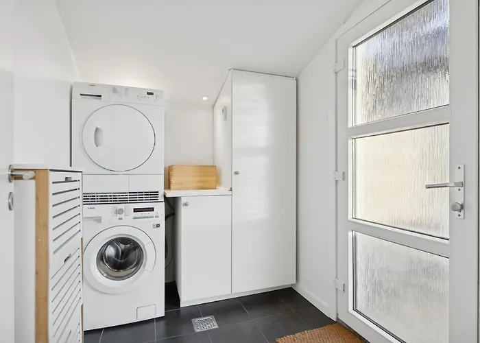 3022 * 흐비드 산드